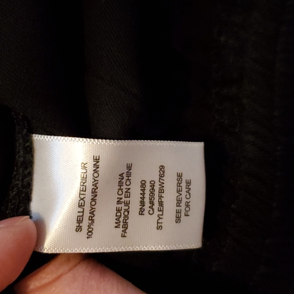 Jogger Style Capris NWT - Picture 7 of 8